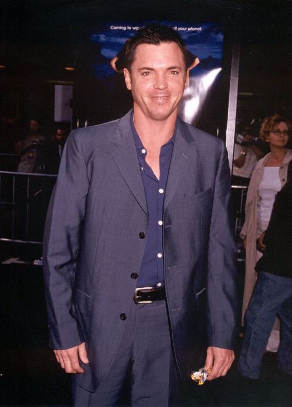 Nick Lea Candid 016 - Al Ortega
