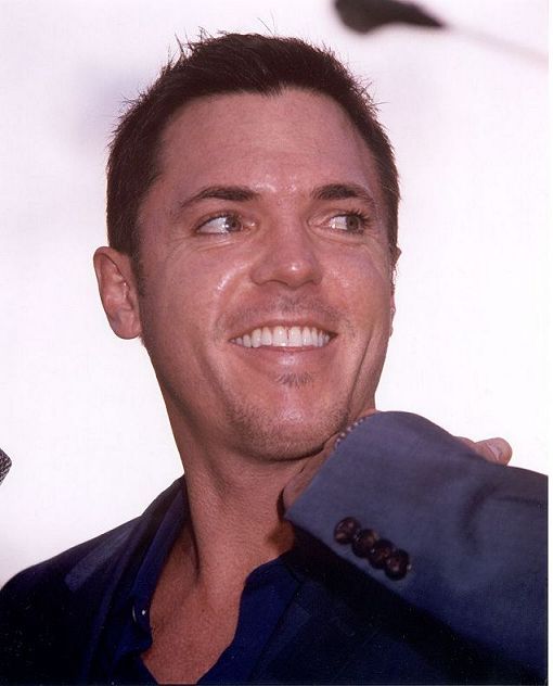 Nick Lea Candid 022 - Al Ortega
