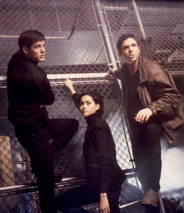 Keywords: once_a_thief_img;stills