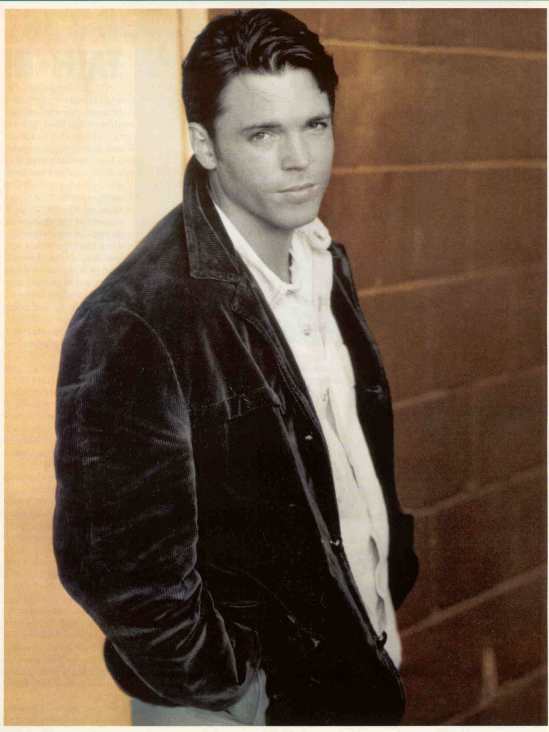 Xpose 2 - September 1996 - Middle Man - Page 02
